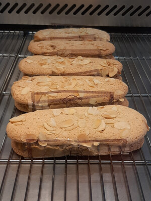 éclair au praliné