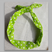 Bandeau vert à pois blanc