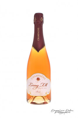 Champagne brut rosé en bouteille