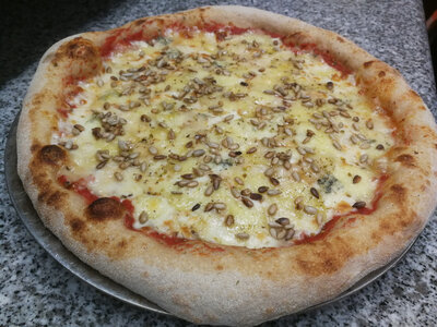 Pizza '4 fromages' version carrouges