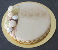 Gâteau macaron 4/6parts caramel beurre salé