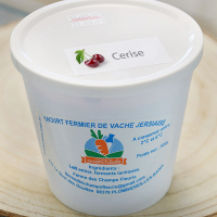 Yaourt brassé format familial, à la cerise