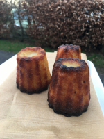Cannelés bordelais