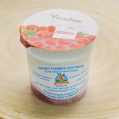 1 yaourt à la confiture de framboise