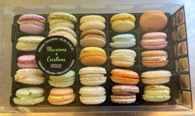 Coffret de 24 macarons assortis