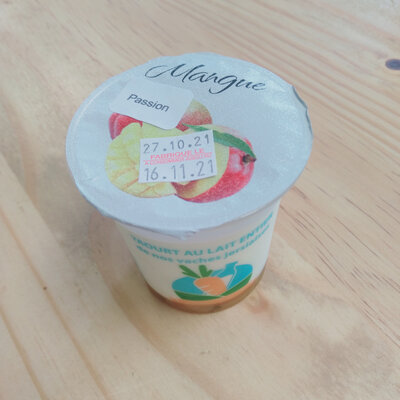 1 yaourt à la confiture de mangue / passion