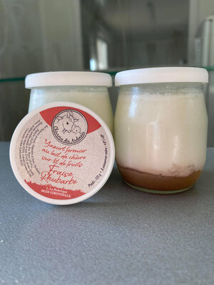 Yaourt de chèvre fraise/rubarbe