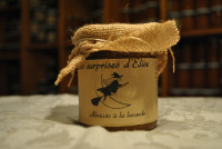 Préparation de fruits abricots à la lavande