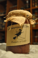 Préparation de fruits de rhubarbe et cerises