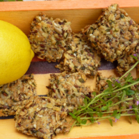 Biscuits apéritifs au serpolet et citron