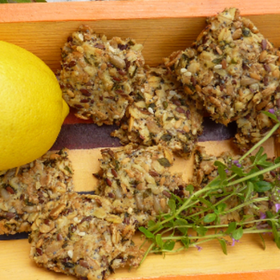 Biscuits apéritifs au serpolet et citron