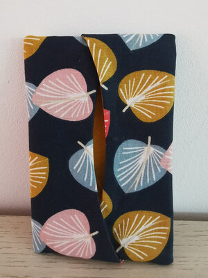 Pochette à mouchoirs feuilles
