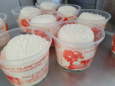 Fromage blanc faisselle moulé à la louche