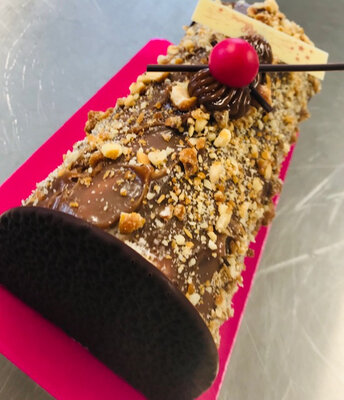Buche noisettine 4/6 parts