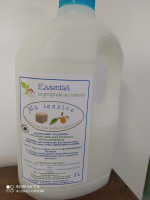 Lessive concentrée au petit grain bigarade