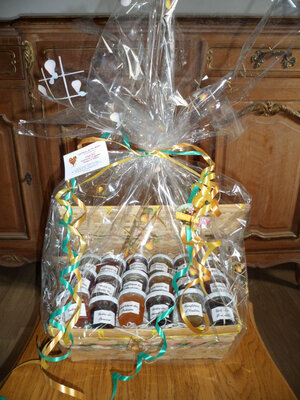 Panier cadeau 18 mig confitures et gelees