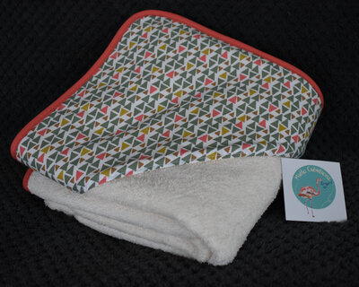 Cape de bain 'triangles'