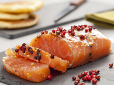 Carpaccio de saumon fume aux 5 baies*