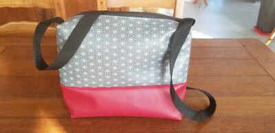 Sac à main simili bordeaux/imprimé gris