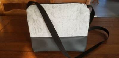 Sac à main simili gris/imprimé blanc