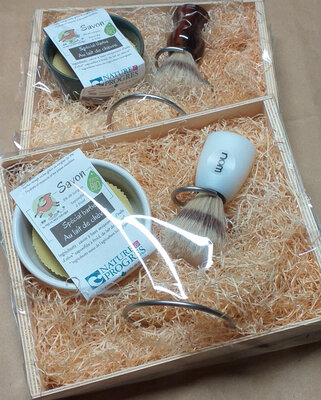 Coffret savon à barbe, bol et blaireau