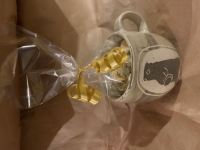 Tasse de marmottes avec ses crottes