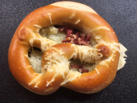 Bretzel fromage raclette et lardons