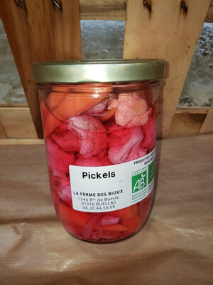 Pickles bio