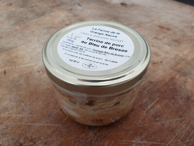 Terrine de porc au bleu de bresse