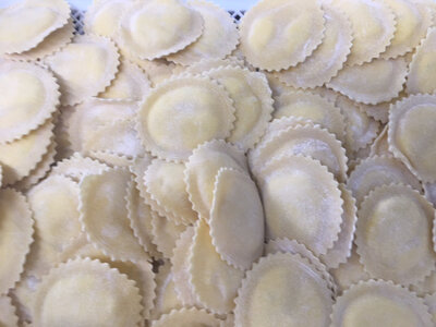 Lunes au gorgonzola et aux poires confites