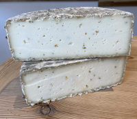 Tomme de vache au fenouil