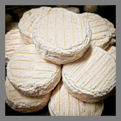 Petit chèvre fumé