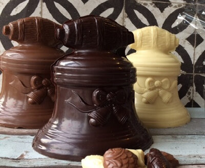 Pâques cloche chocolat blanc