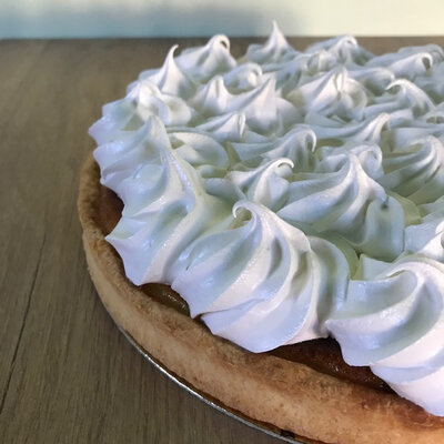 Tarte à la rhubarbe meringuée