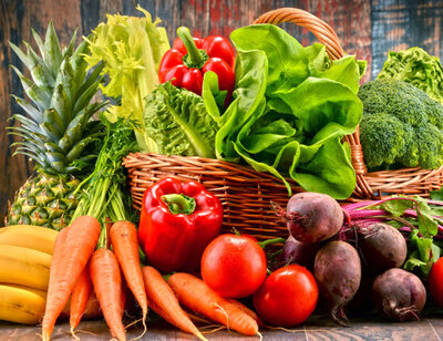 Panier de légumes crudités