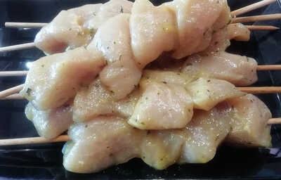 Brochette de poulet mariné thym / citron