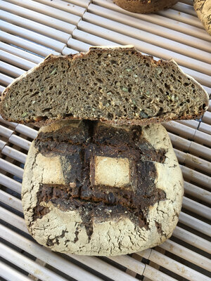 Pain de campagne aux graines