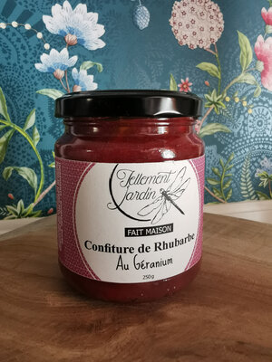 Confiture de rhubarbe au géranium