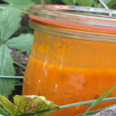 Authentique sauce tomate aux herbes du jardin