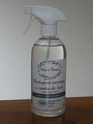 Nettoyant ménager à la cendre de bois