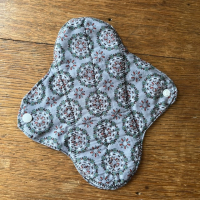 Serviette hygiénique lavable petite grise