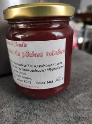 Préparation de pêches mixées - fait maison