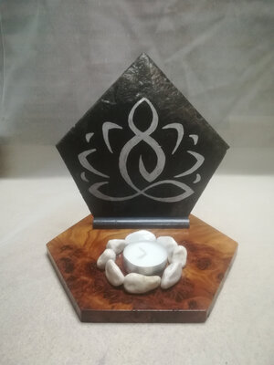 Bougeoir zen yogi dans lotus -argent