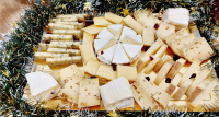 Grand plateau de fromages pour pâques