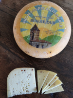 Gouda de vache aux baies roses, 270-330g