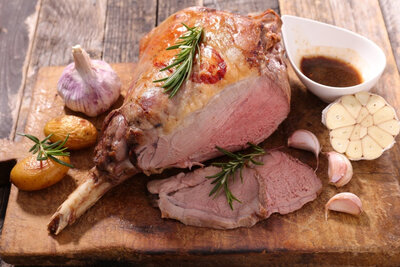 Agneau de lait fermier élevé sous la mère