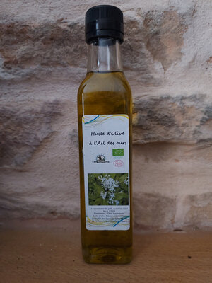 Huile d'olive à l'ail des ours