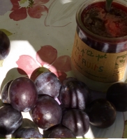 Prune rouge alcool de mirabelle