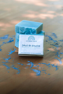 Savon sous la douche
