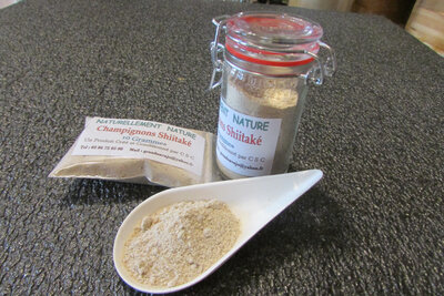 Poudre de champignons shiitaké